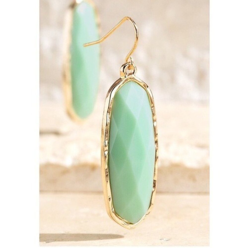 White Gold Tone Dangle Earrings French Wire Faceted Acrylic - Picture 5 of 5